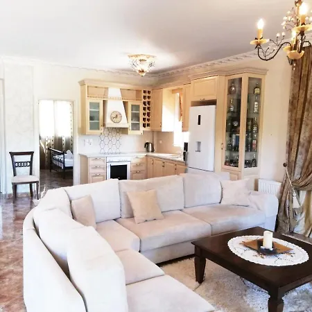 Villa Georgia With Pool Holiday home *