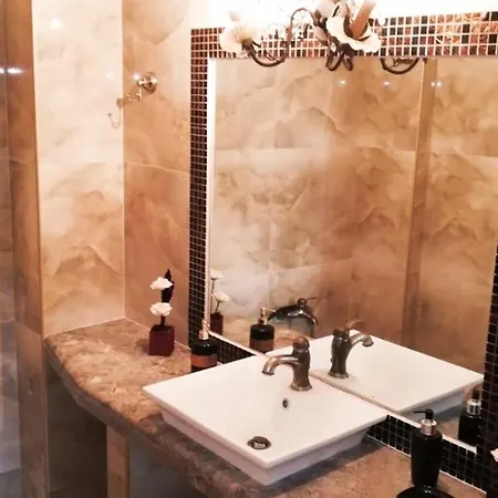 Villa Georgia With Pool Athikia