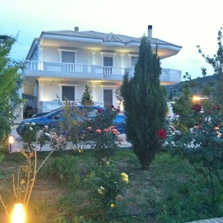 Villa Georgia With Pool Athikia