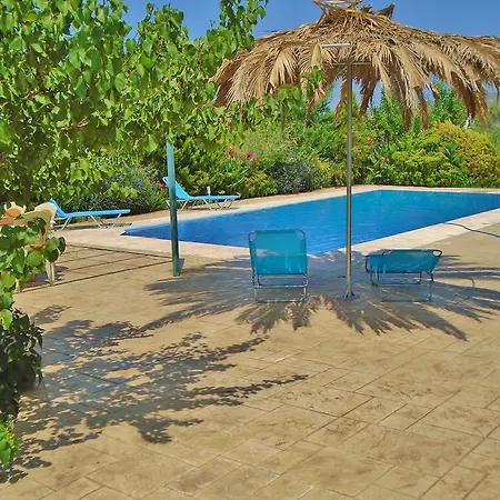 Villa Georgia With Pool Athikia