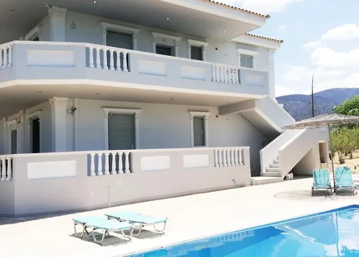 Villa Georgia With Pool Semesterbostad Athíkia