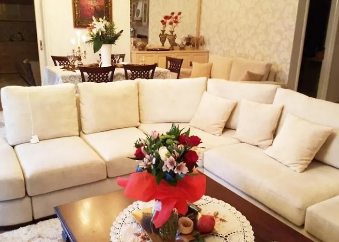 Georgia With Pool 펜션 Athíkia