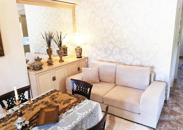 Villa Georgia With Pool Semesterbostad *