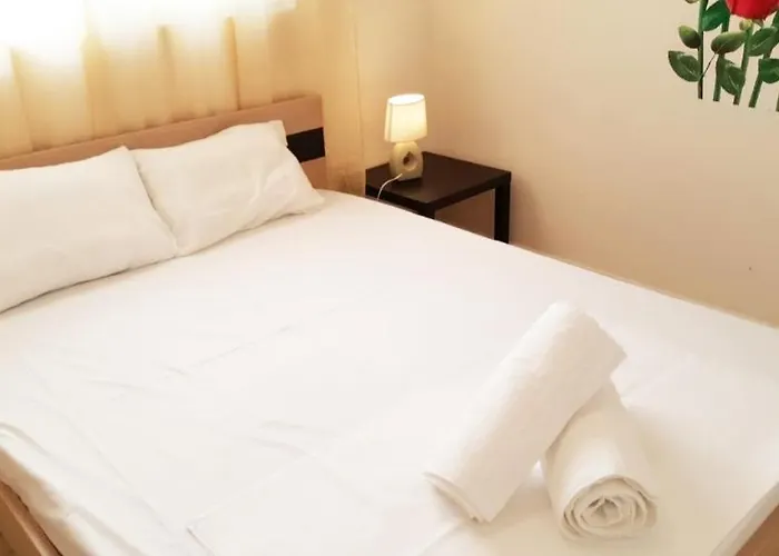 Georgia With Pool Athíkia