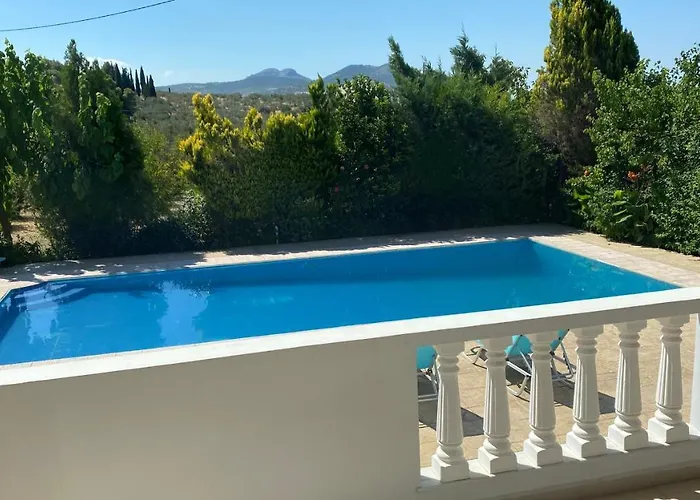 Villa Georgia With Pool