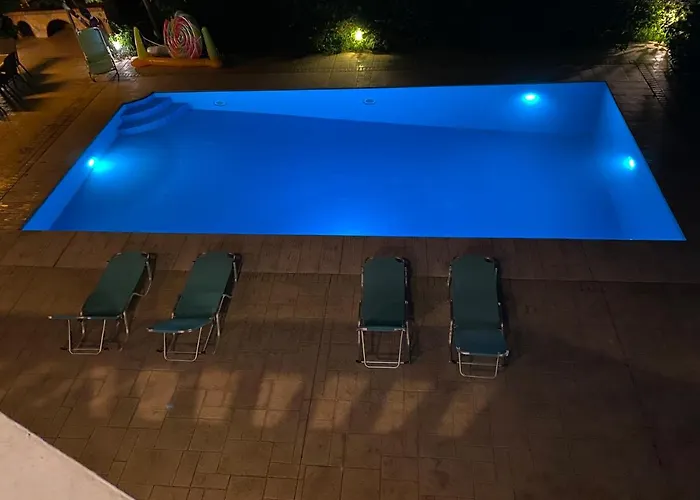 Semesterbostad Villa Georgia With Pool