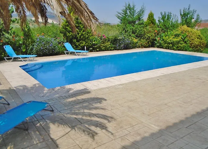 Semesterbostad Villa Georgia With Pool