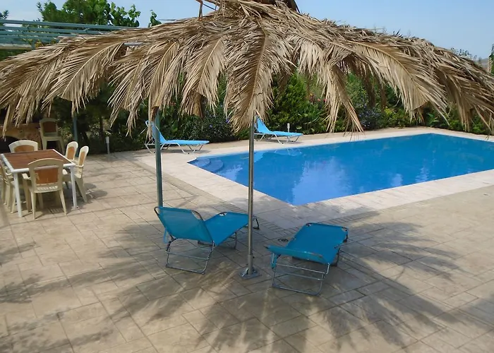 Villa Georgia With Pool Athíkia