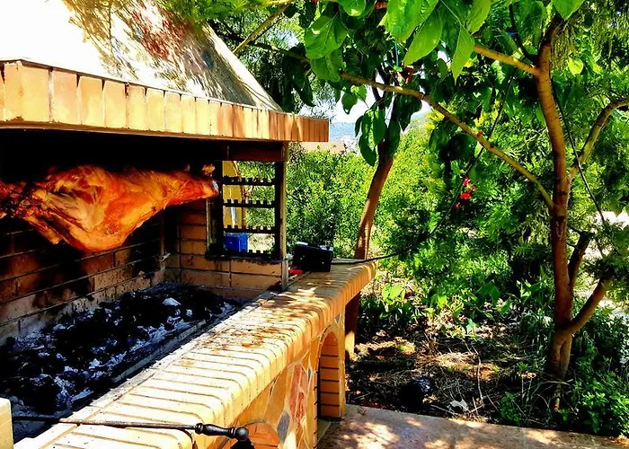 펜션 Georgia With Pool Athíkia