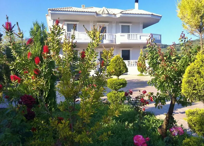 Villa Georgia With Pool *